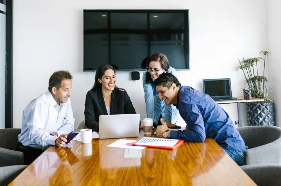 Getty images y Aqz04kjl28 unsplash